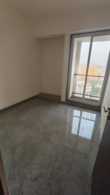 Room in 2 BHK Apartment at Hiranandani Meadows, Manpada – for Rent