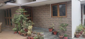 Living Room in 2 BHK Independent House at Gomti Nagar – for Rent
