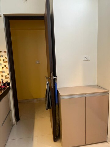 Furnished Amenities in 2 BHK Apartment at Lodha Amara, Kolshet Road – for Rent