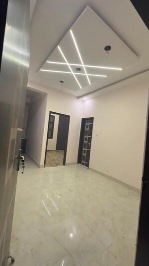 Room in 1 BHK Builder Floor at Kashmiri Gate – for Sale