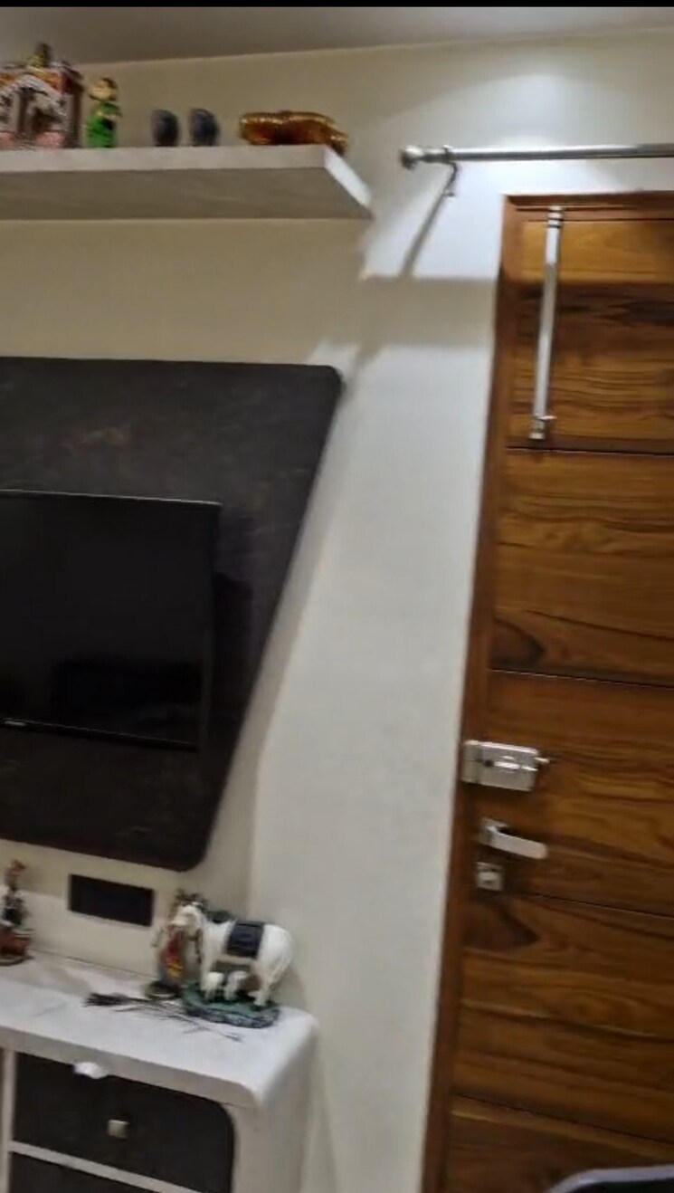 undefined, anand vihar 4 Bedroom 2550 Sq.Ft. Builder Floor In Anand Vihar Delhi 8380214