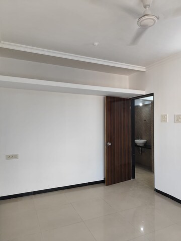 Room in 2 BHK Apartment at Swapnapurti CHS Tilak Nagar, Tilak Nagar – for Rent