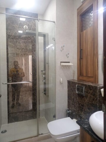 Bathroom in 3 BHK Apartment at M3M Heights, Sector 65 – for Rent