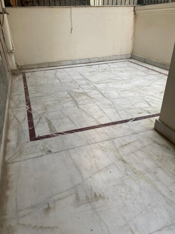 Room in 2 BHK Builder Floor at Spazedge, Sector 47 – for Rent