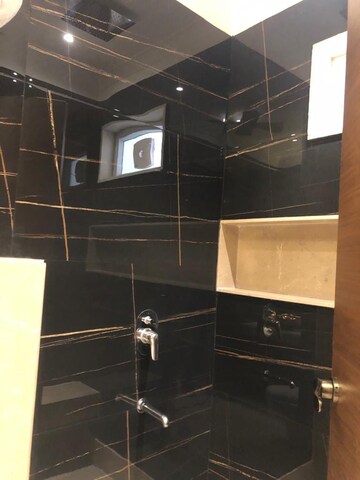 Furnished Amenities in 2 BHK Builder Floor at Lajpat Nagar – for Sale