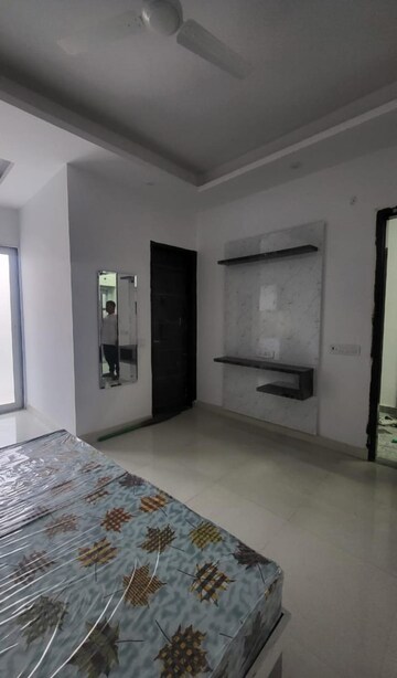 Room in 1 RK Builder Floor at Ansal Sushant Lok I, Sector 43 – for Rent