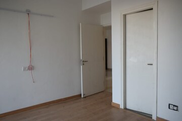 Room in 3 BHK Apartment at ROF Aalayas, Sector 102 – for Rent