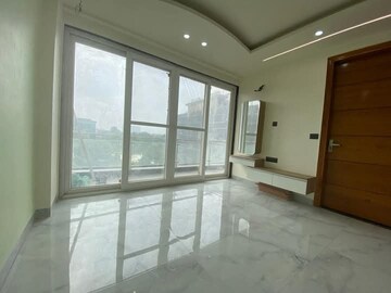 Room in 2 BHK Builder Floor at Saket – for Rent