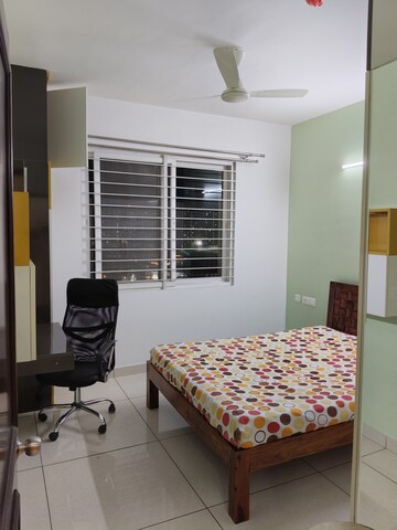 Bedroom in 2 BHK Apartment at Prestige Lakeside Habitat, Varthur – for Rent