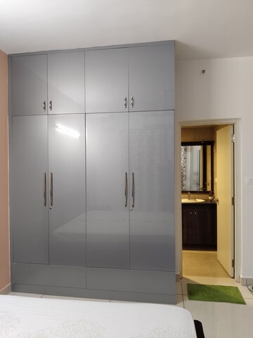Room in 2 BHK Apartment at Prestige Lakeside Habitat, Varthur – for Rent