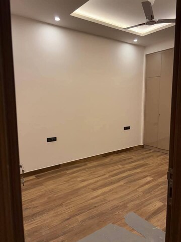 Room in 3 BHK Builder Floor at Saket – for Rent