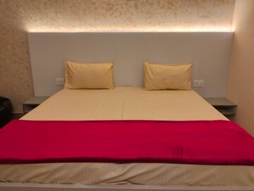1 BHK Apartment For Rent in Paramount Golfforeste, Zeta I Greater Noida