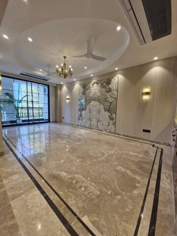 Room in 2 BHK Builder Floor at Saket – for Rent