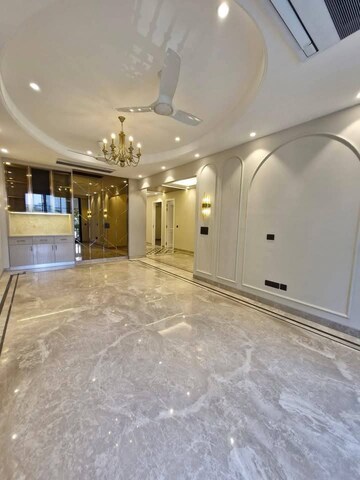Room in 2 BHK Builder Floor at Saket – for Rent