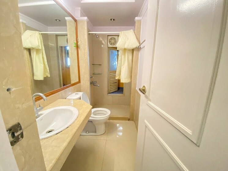 Bathroom, hiranandani-verona-co-op-housing-society-ltd 3 Bedroom 1285 Sq.Ft. Apartment In Powai Mumbai 8380810