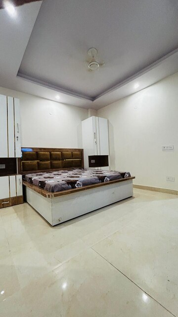 Bedroom in 1 RK Builder Floor at DLF City Phase V, Dlf Phase V – for Rent