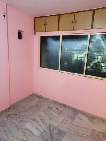 Room in 2 BHK Apartment at Thane West – for Rent
