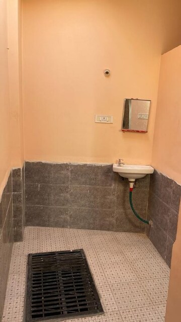 Bathroom in 1 BHK Builder Floor at Chhota Bangarda – for Rent