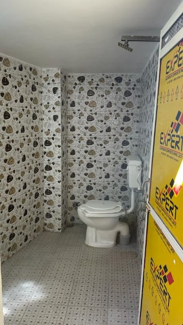 Bathroom in 1 BHK Builder Floor at Chhota Bangarda – for Rent