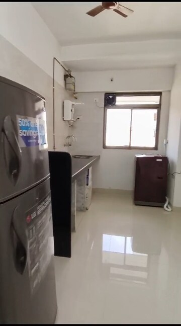 Master Bedroom in 2 BHK Apartment at Andheri West – for Rent