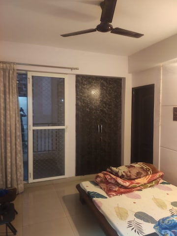 Room in 3 BHK Apartment at Exotica Dreamville, Sector 16c Greater Noida – for Rent