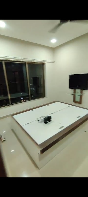 Room in 2 BHK Apartment at Raheja Tipco Heights, Malad East – for Rent