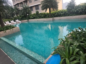 Swimming Pool in 3 BHK Apartment at Kalpataru Radiance, Goregaon West – for Rent