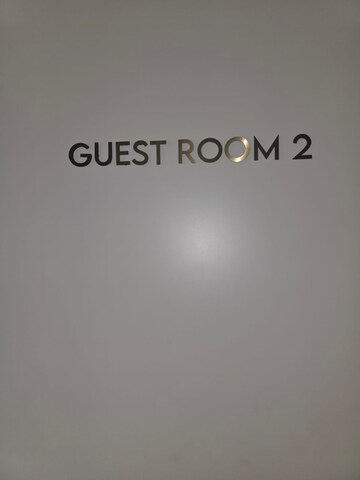Room in 3 BHK Apartment at Kalpataru Radiance, Goregaon West – for Rent