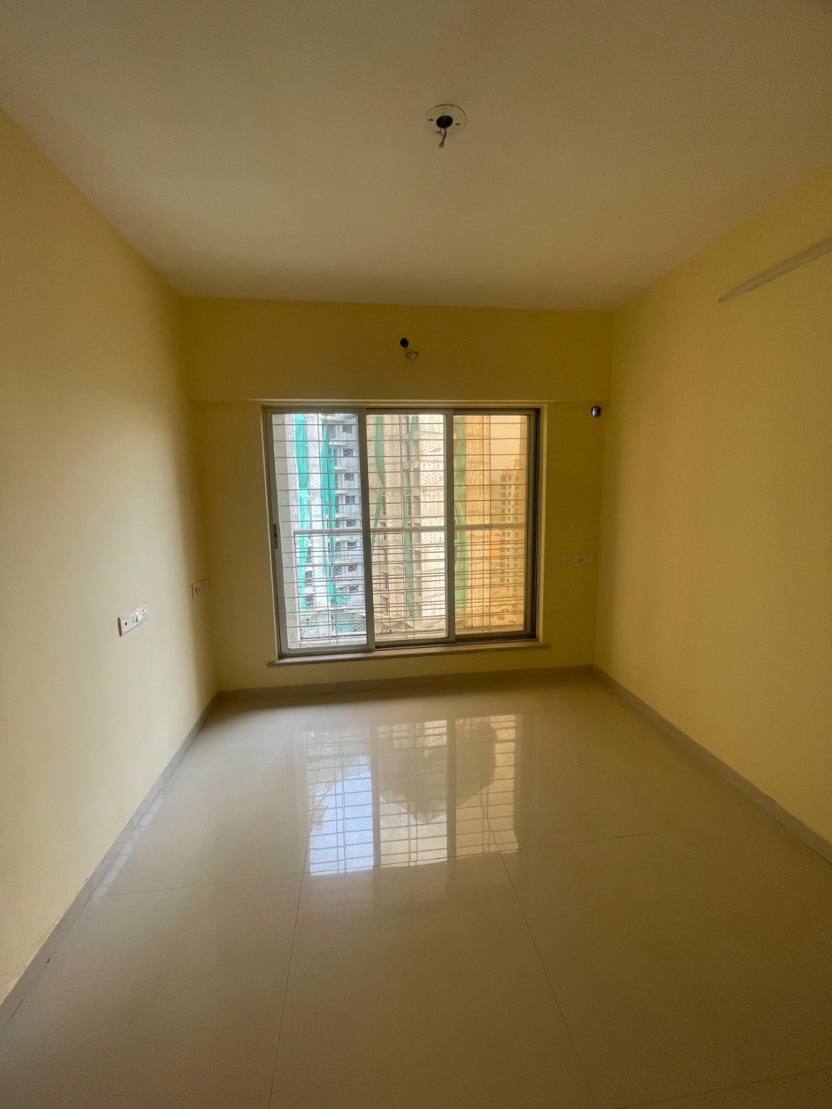 1 BHK 470 Sq.Ft. Apartment in Unique Shanti Signature