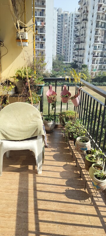 Master Bedroom in 3.5 BHK Apartment at Maxblis Grand Kingston, Sector 75 – for Rent