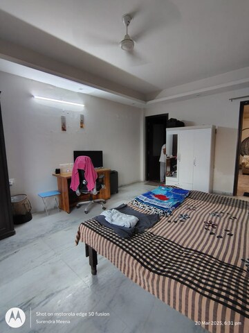 Bedroom in 3 BHK Builder Floor at Sector 21 – for Rent