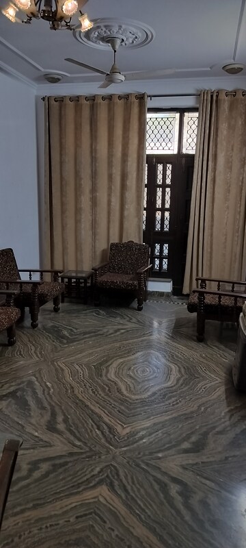 Living Room in 2 BHK Independent House at Sector 48 – for Rent