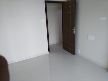 Room in 2 BHK Apartment at Kabra Paradise, Andheri West – for Rent