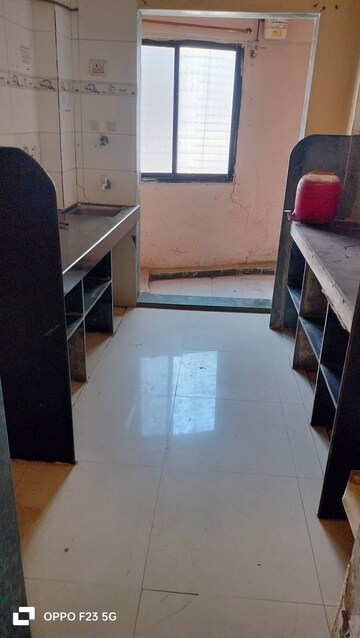 Furnished Amenities in 2 BHK Apartment at Sheetal Sarita CHS, Mira Road East – for Rent