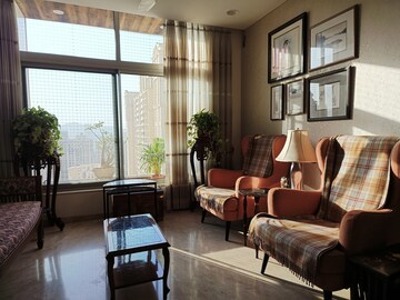 Gym in 2 BHK Apartment at Hiranandani Eagleridge Wing A, Ghodbunder Road – for Sale