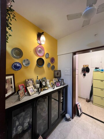 Plot Area in 2 BHK Apartment at Samartha Deep, Andheri West – for Rent
