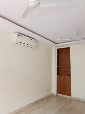 Room in 3 BHK Independent House at Safdarjang Enclave – for Sale