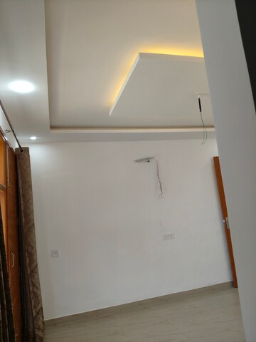 Room in 3.5 BHK Apartment at Dhakoli Village – for Sale