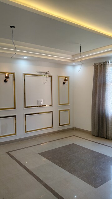 Room in 3.5 BHK Apartment at Dhakoli Village – for Sale