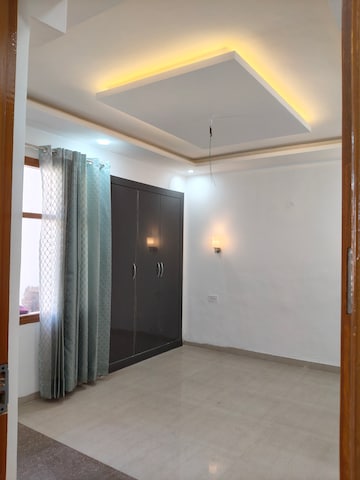 Room in 3.5 BHK Apartment at Dhakoli Village – for Sale