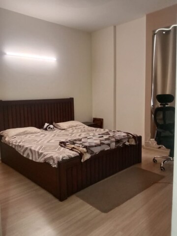 Bedroom in 3.5 BHK Apartment at Pioneer Park Phase 1, Sector 61 – for Rent