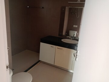 Furnished Amenities in 3.5 BHK Apartment at Pioneer Park Phase 1, Sector 61 – for Rent