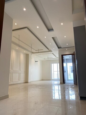 Room in 3 BHK Builder Floor at Sainik Colony – for Sale