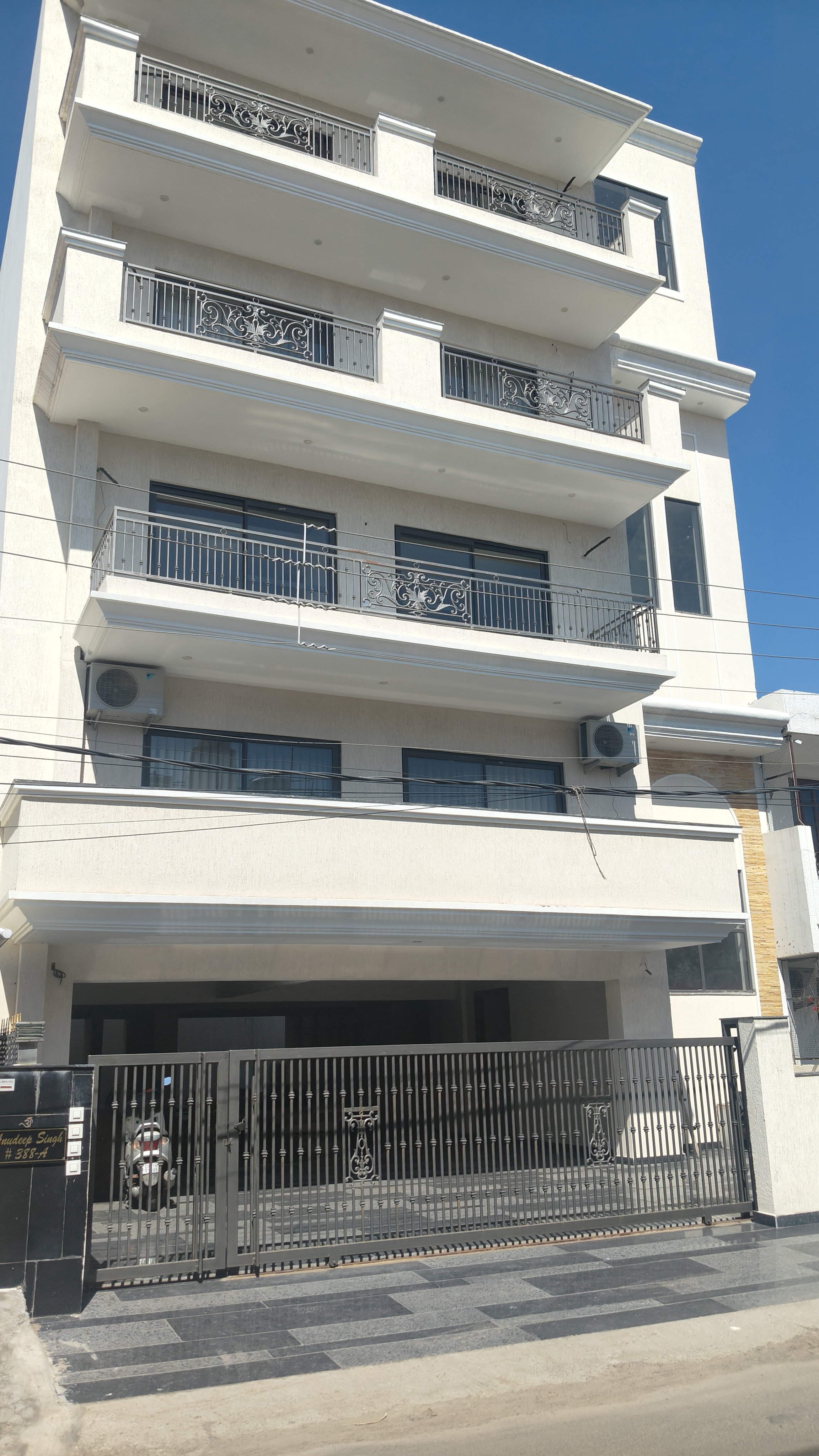 4 BHK + Pooja Room Builder Floor For Sale in D R Estate