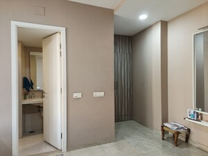 Room in 3 BHK Apartment at Hiranandani Cardinal, Ghodbunder Road – for Sale