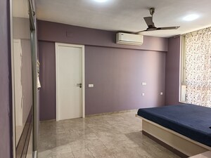Room in 3 BHK Apartment at Hiranandani Cardinal, Ghodbunder Road – for Sale