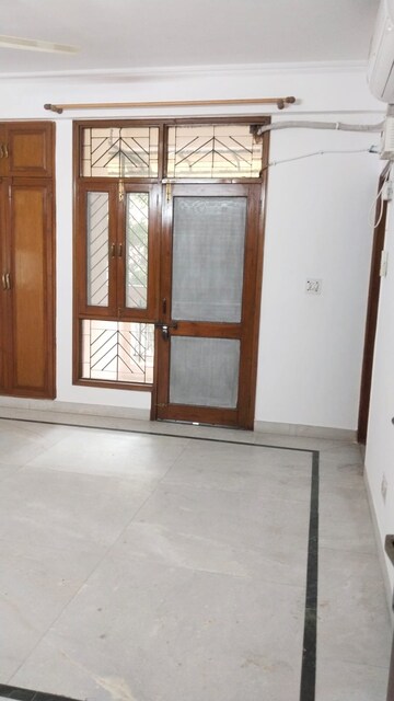 Room in 4 BHK Apartment at Sam India Palm Grove Apartments, Sector 50 – for Rent