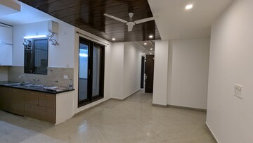Room in 4 BHK Builder Floor at Green Fields Colony – for Rent