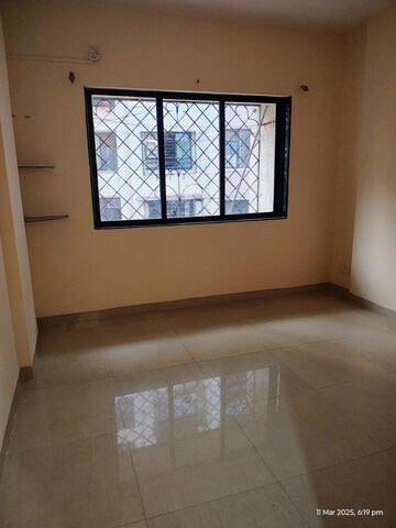 Room in 2 BHK Apartment at Satellite Garden, Goregaon East – for Rent
