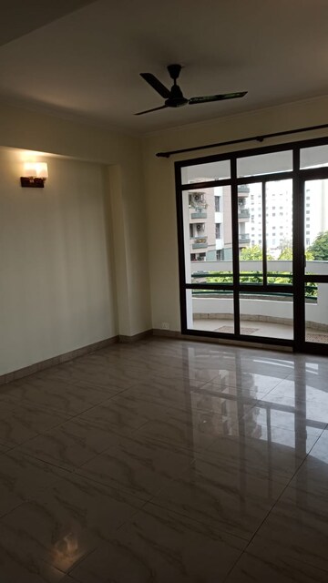 Room in 3.5 BHK Apartment at Vipul Greens, Sector 48 – for Rent